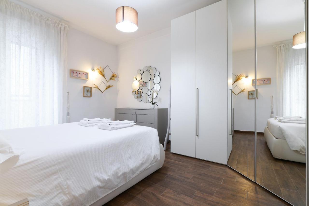 Mila Apartments Battista Milano Exteriör bild
